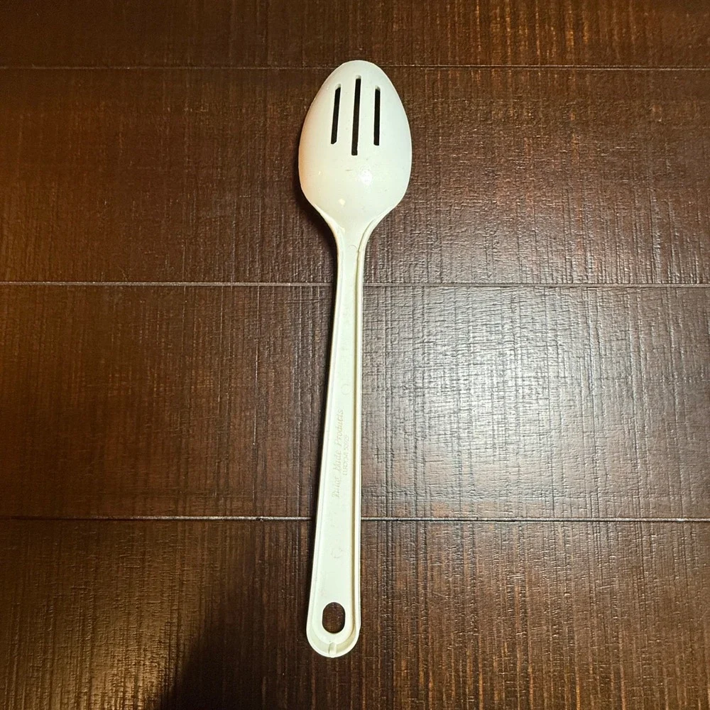 Tailor Made Products White Nylon Slotted Spoon Vintage Kitchen Utensil 11.5